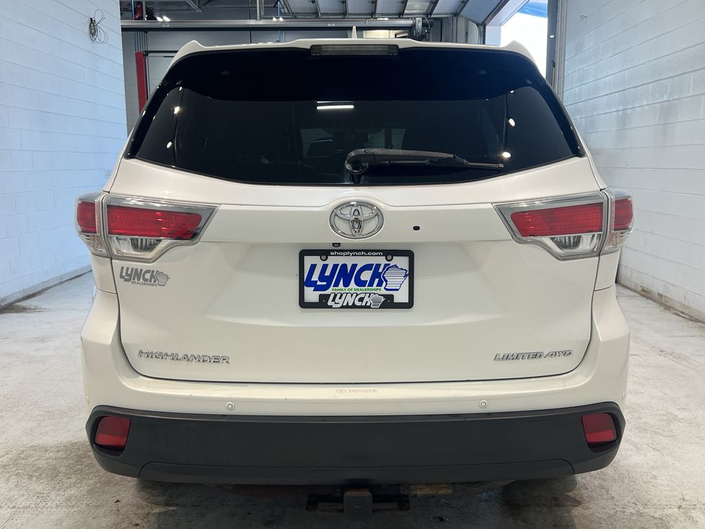 Vehicle image 13 of 43