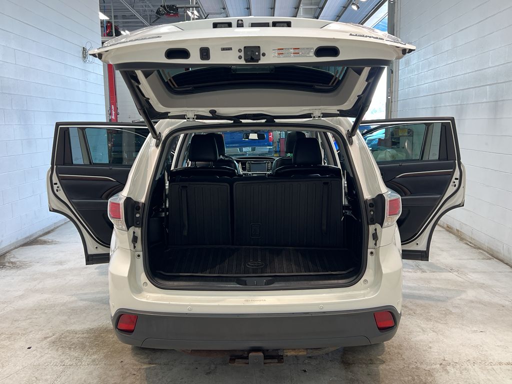Vehicle image 12 of 43