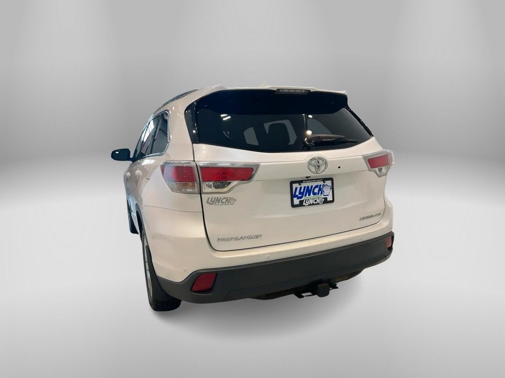 Vehicle image 8 of 43