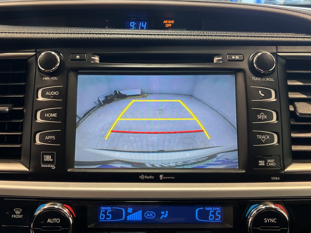 Vehicle image 24 of 43