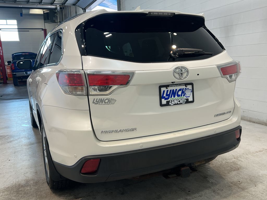 Vehicle image 9 of 43