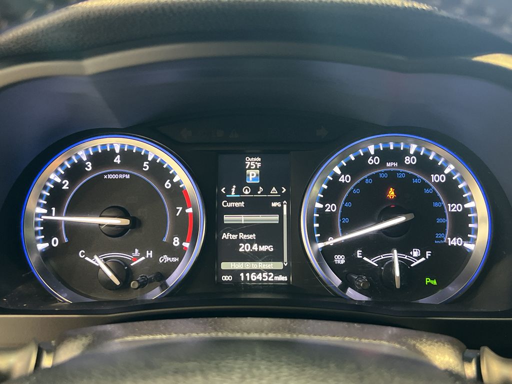 Vehicle image 22 of 43