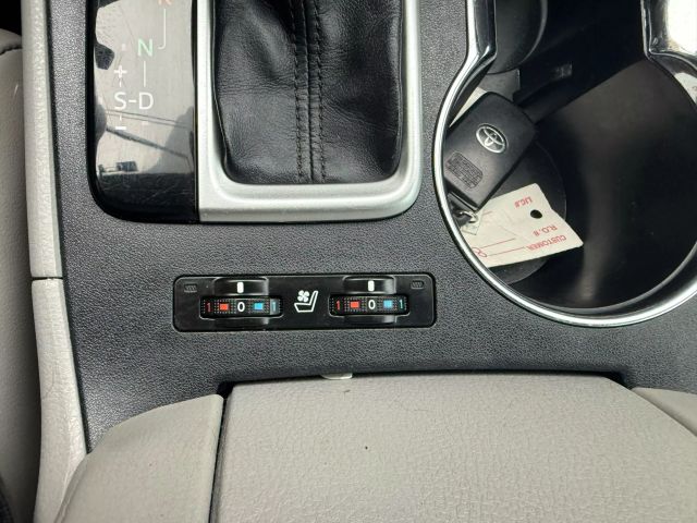 Vehicle image 22 of 36