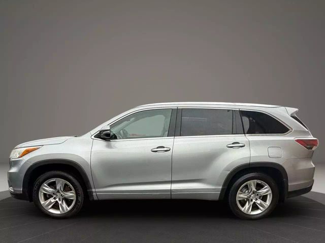 Vehicle image 8 of 36