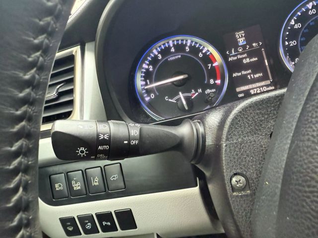 Vehicle image 16 of 36