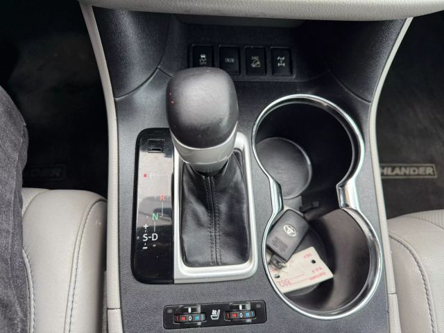 Vehicle image 21 of 36