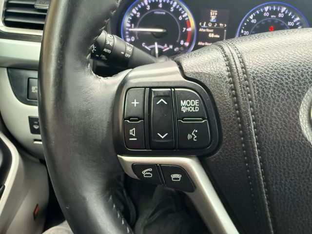 Vehicle image 13 of 36