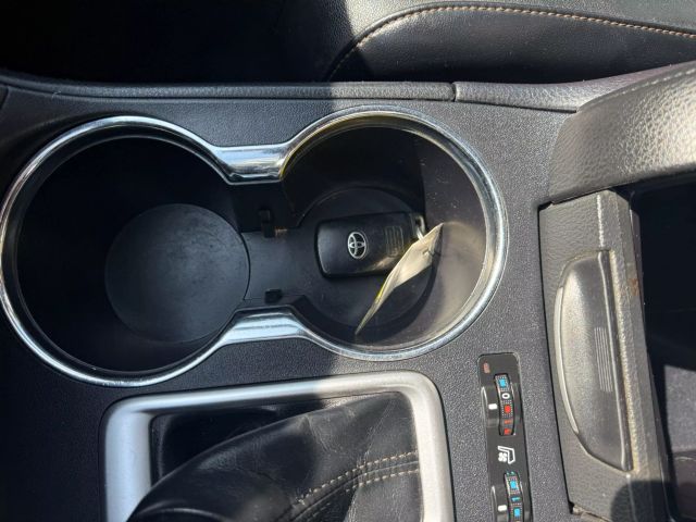 Vehicle image 10 of 23
