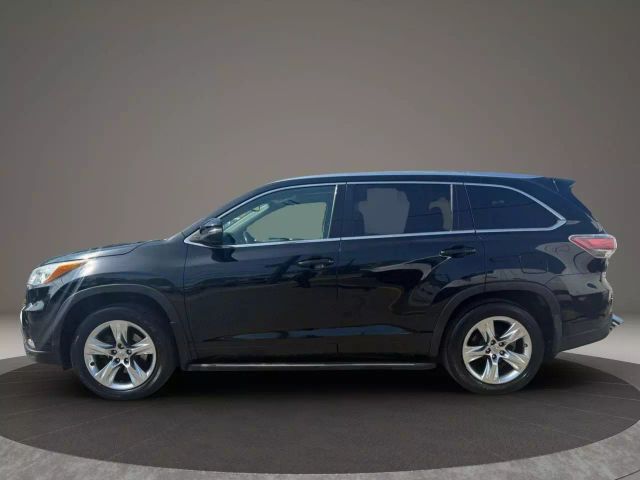 Vehicle image 4 of 23