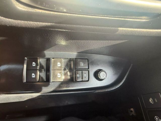 Vehicle image 12 of 23