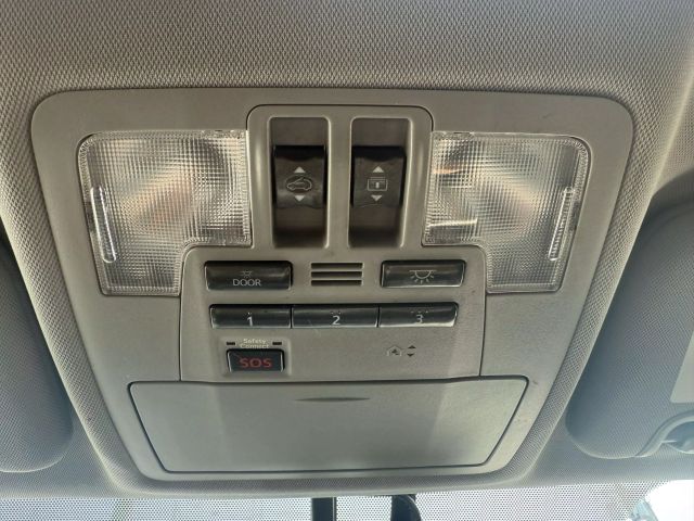 Vehicle image 11 of 23
