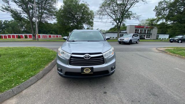 Vehicle image 2 of 38