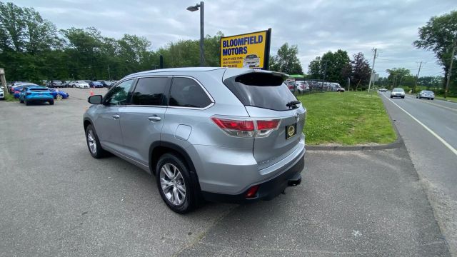 Vehicle image 7 of 38