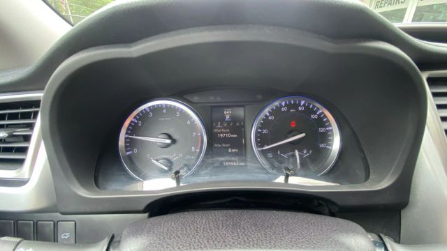 Vehicle image 27 of 38