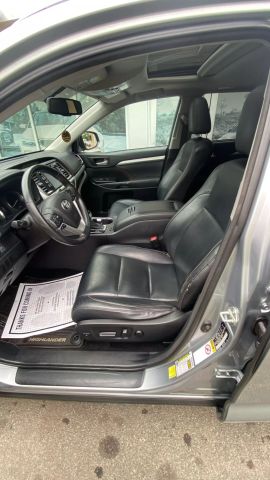 Vehicle image 11 of 38