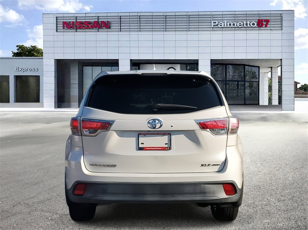 Vehicle image 5 of 25