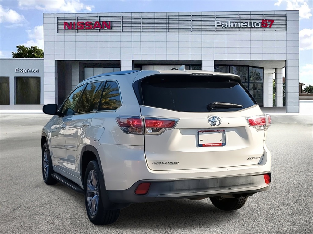 Vehicle image 6 of 25