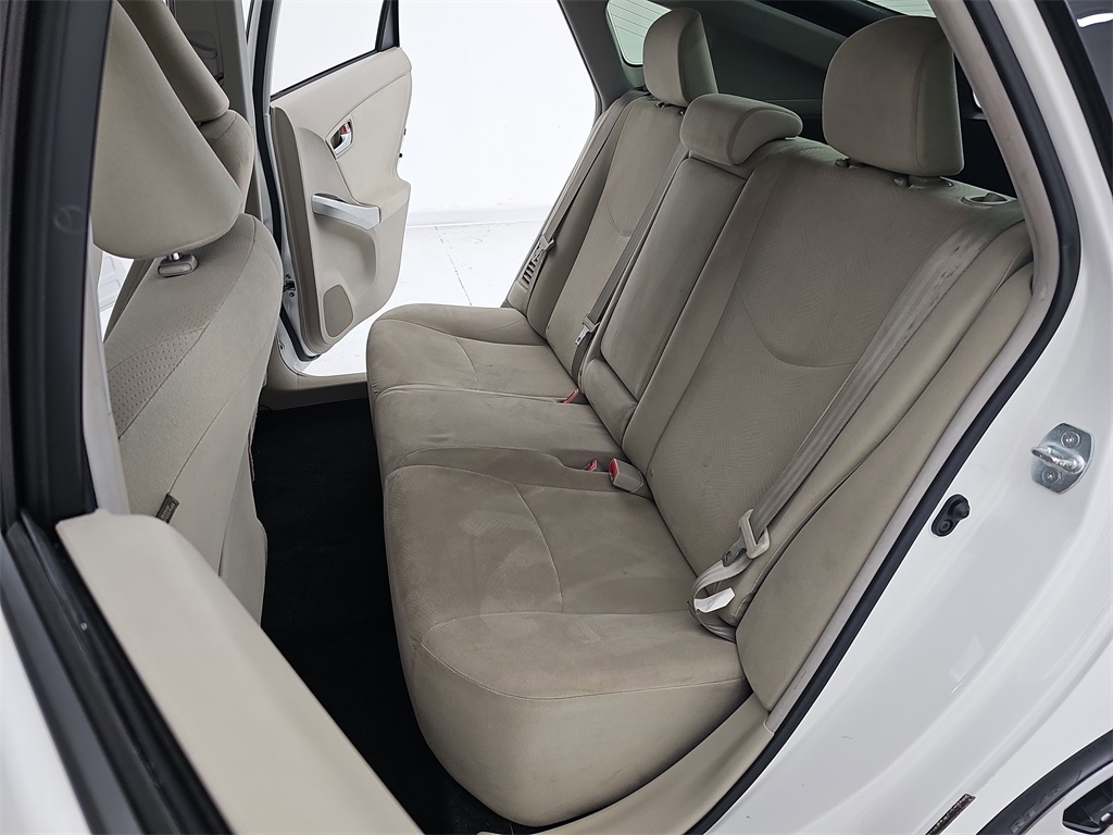 Vehicle image 19 of 45