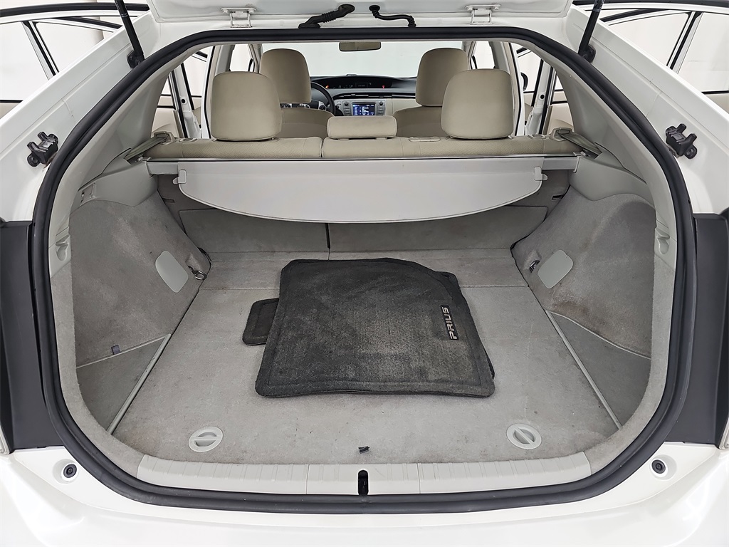 Vehicle image 14 of 45