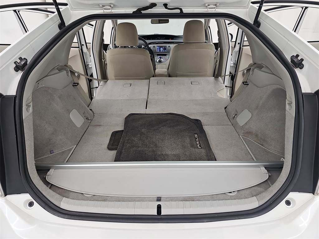 Vehicle image 16 of 45
