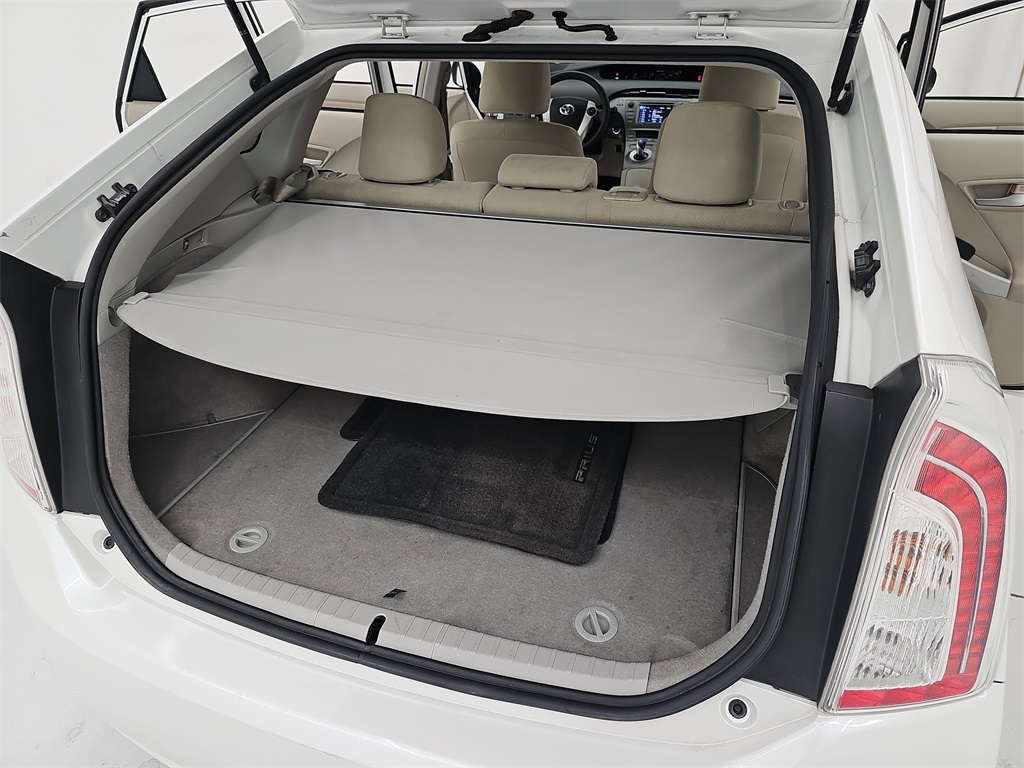 Vehicle image 18 of 45