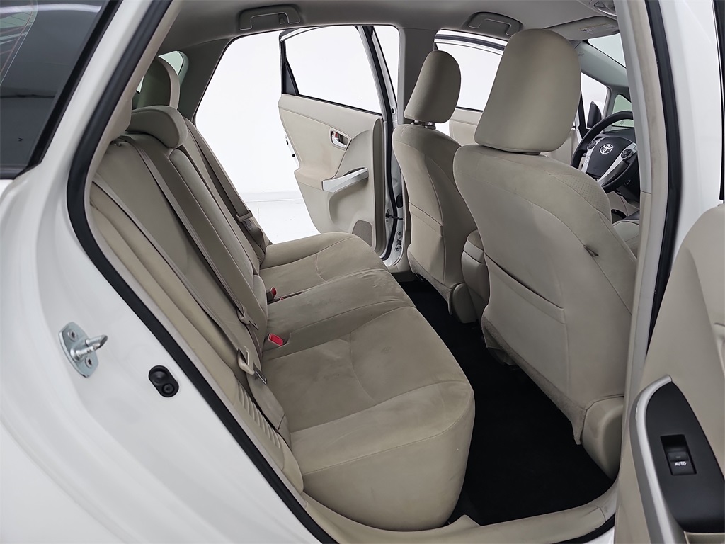 Vehicle image 13 of 45