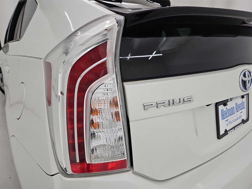 Vehicle image 41 of 45