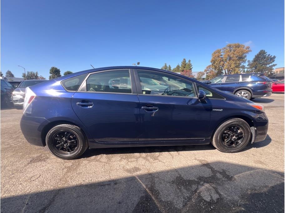 2014 Toyota Prius Three Image 3 of 17