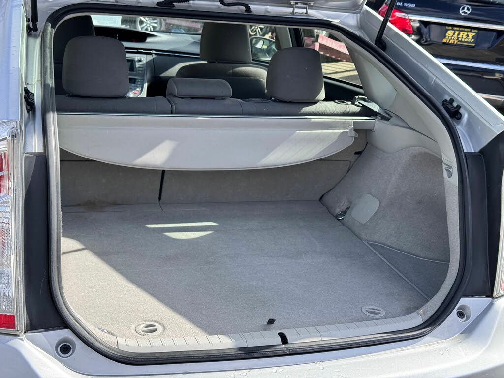 Vehicle image 11 of 32