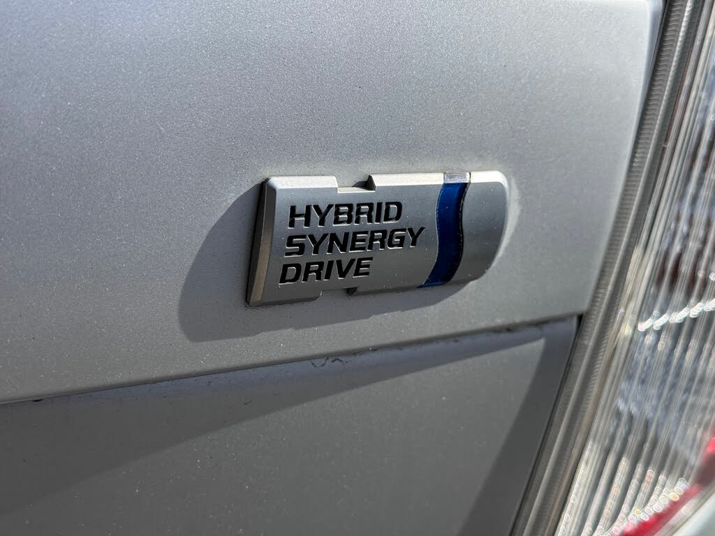 Vehicle image 10 of 32
