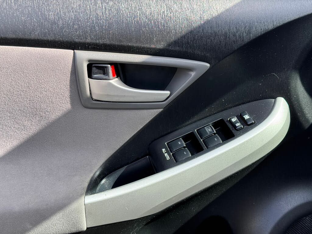 Vehicle image 24 of 32