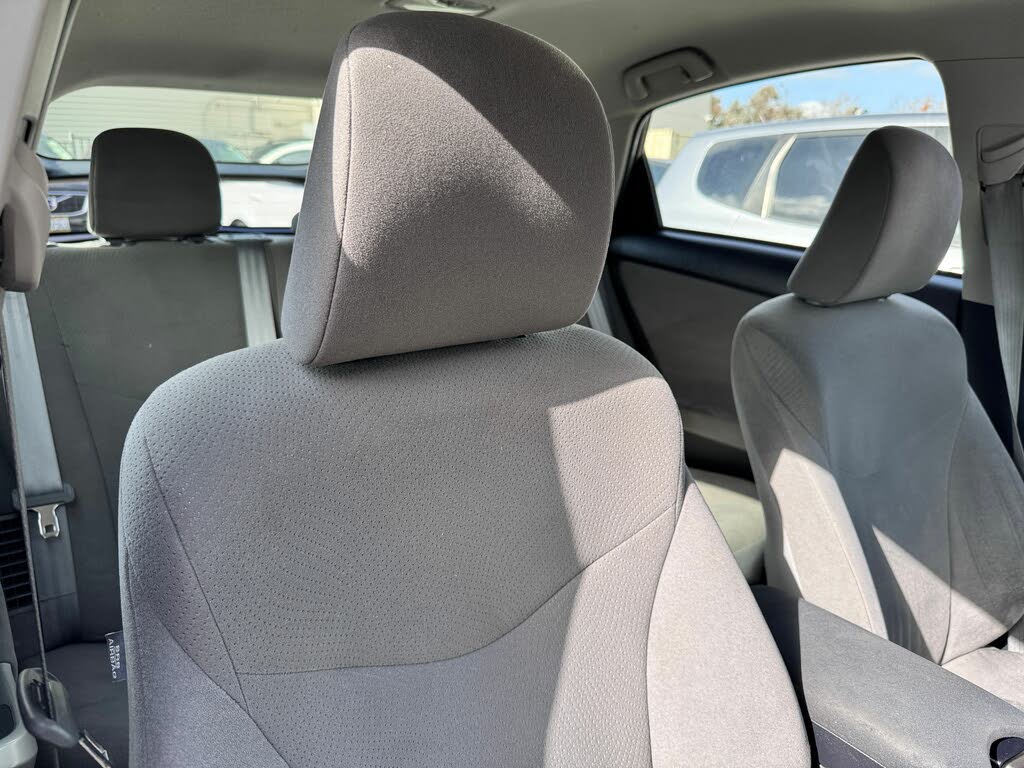 Vehicle image 12 of 32