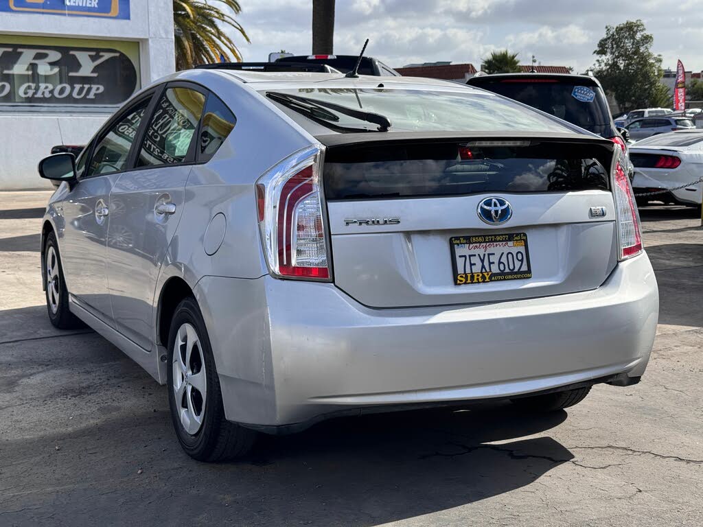 Vehicle image 7 of 32