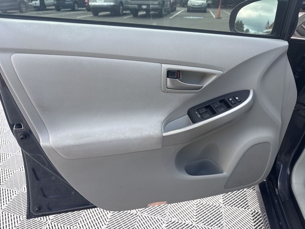 Vehicle image 23 of 59