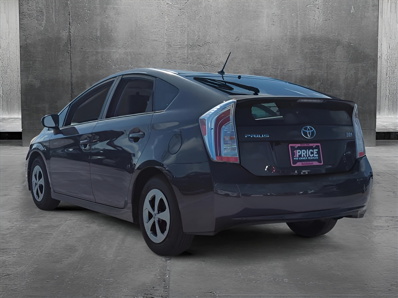Vehicle image 32 of 33