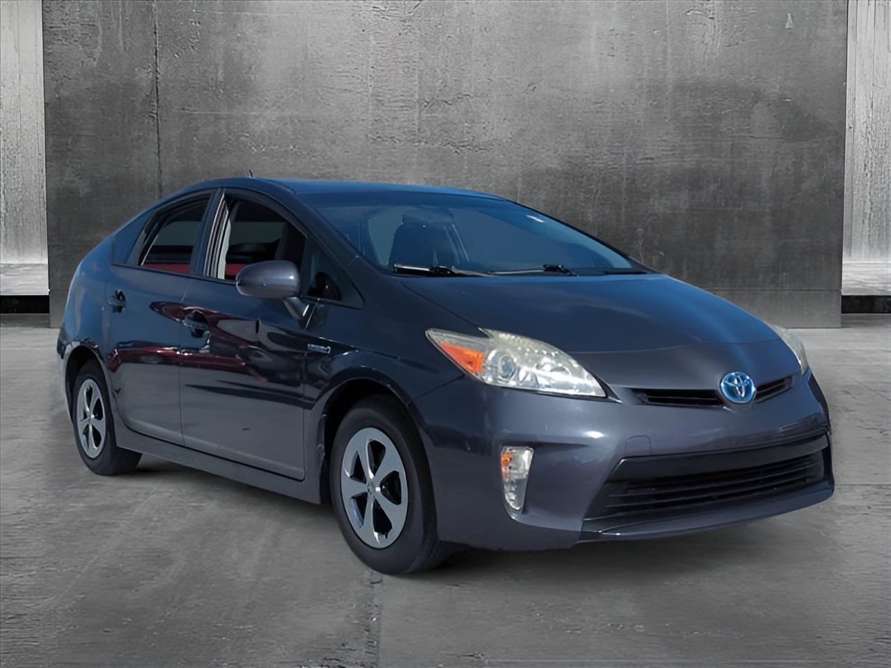 Vehicle image 28 of 33