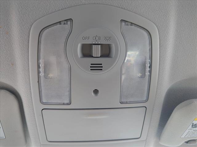 Vehicle image 18 of 33