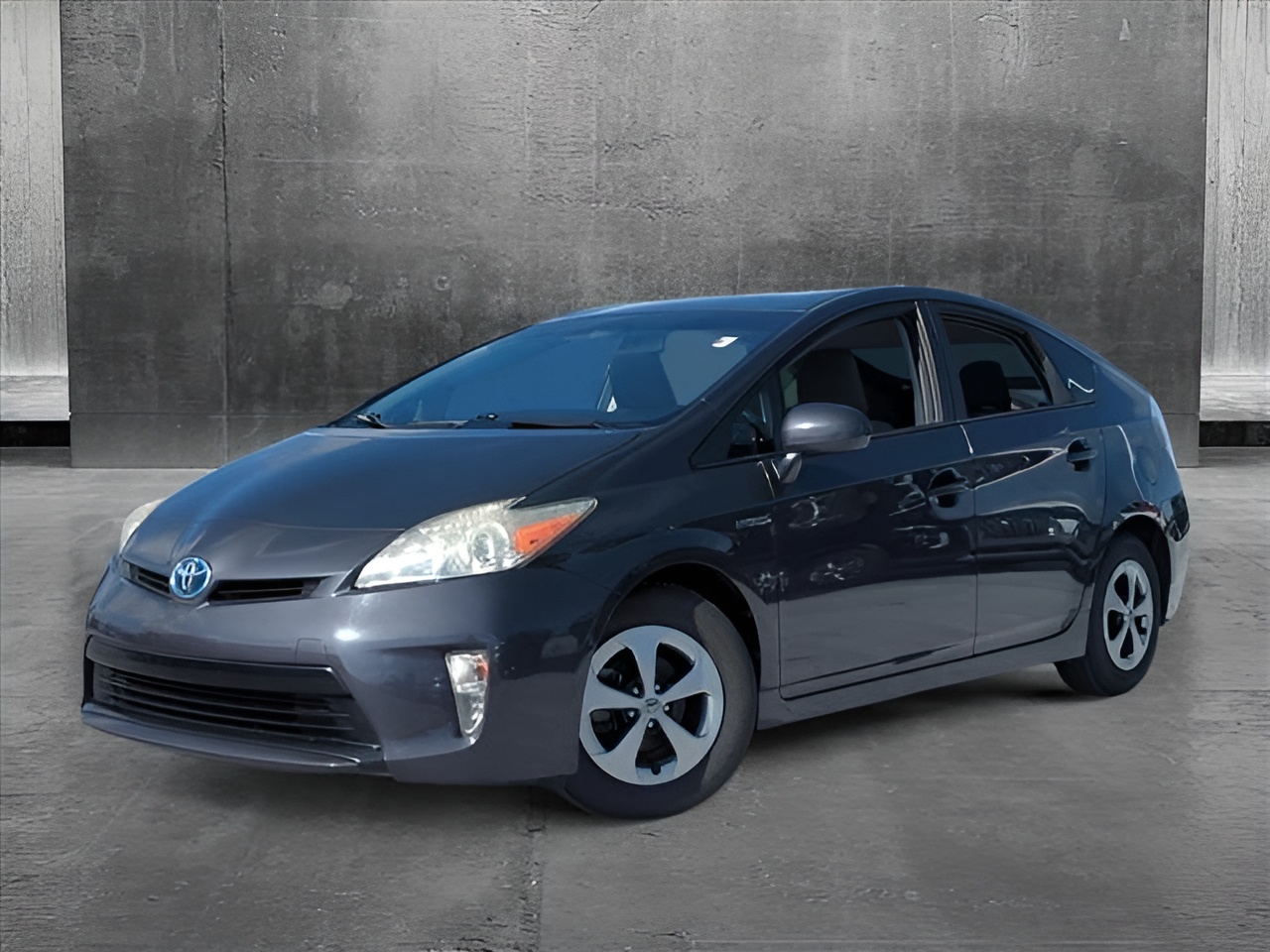 Vehicle image 26 of 33