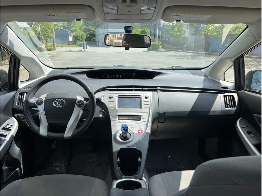 Vehicle image 10 of 25