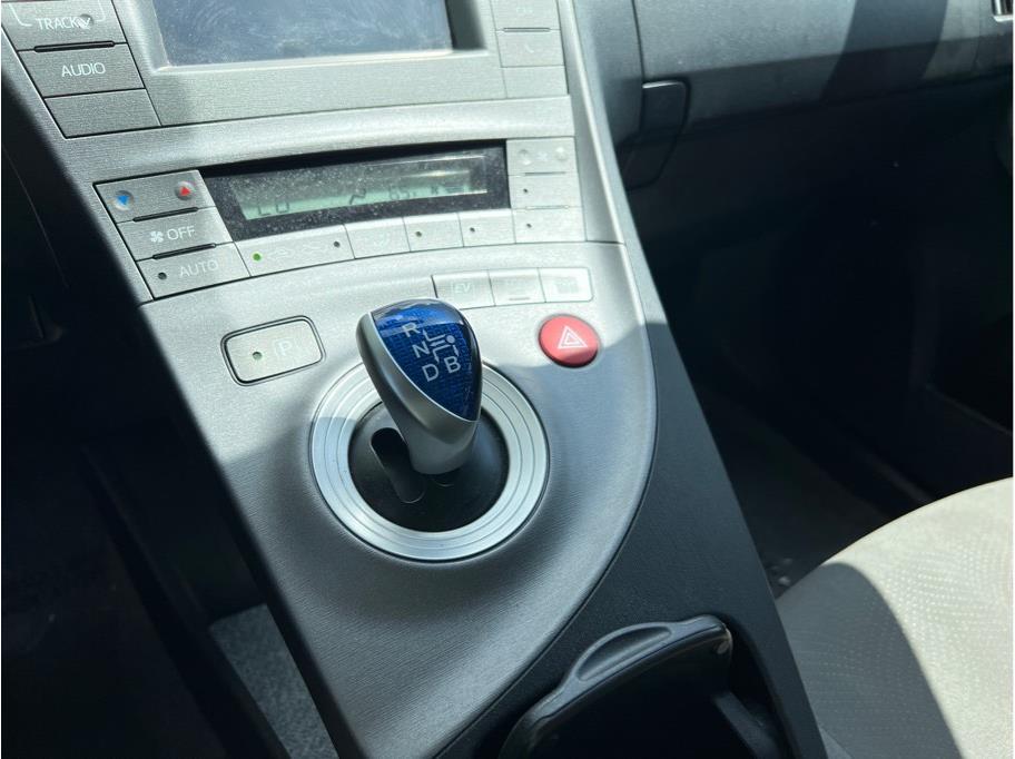 Vehicle image 15 of 25