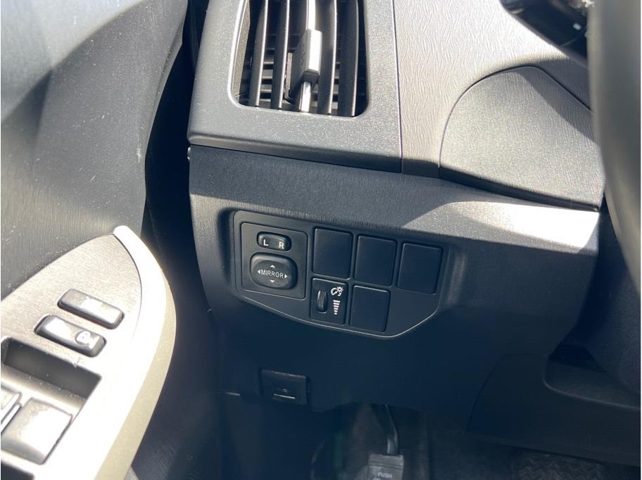 Vehicle image 16 of 25