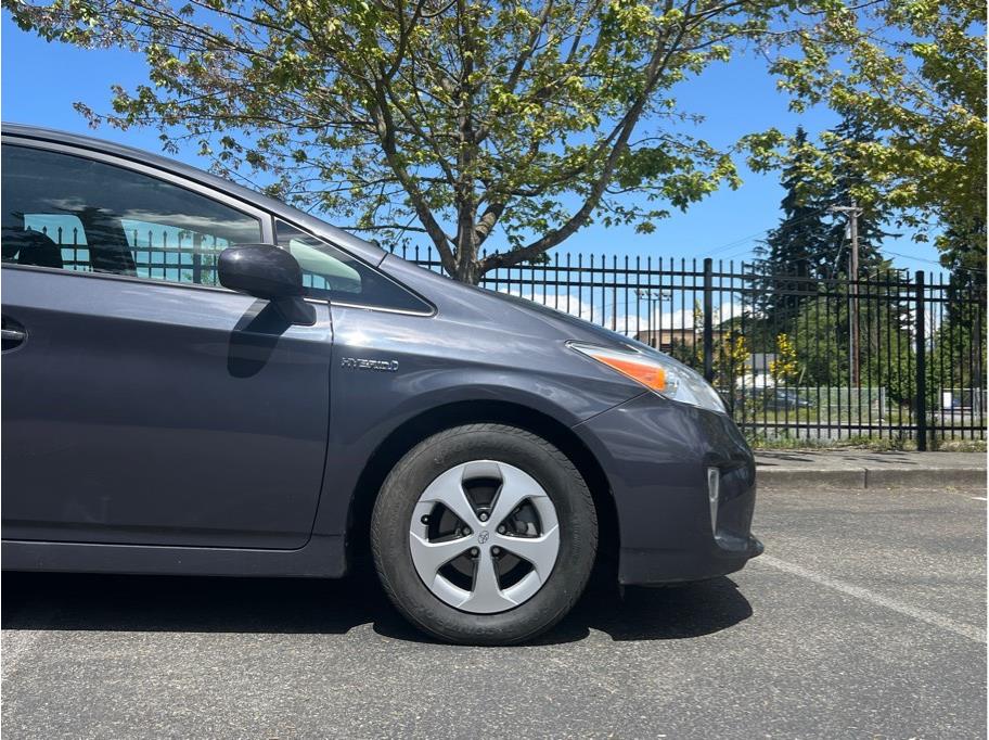 Vehicle image 4 of 25