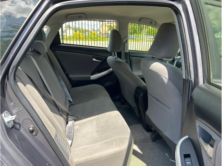 Vehicle image 21 of 25