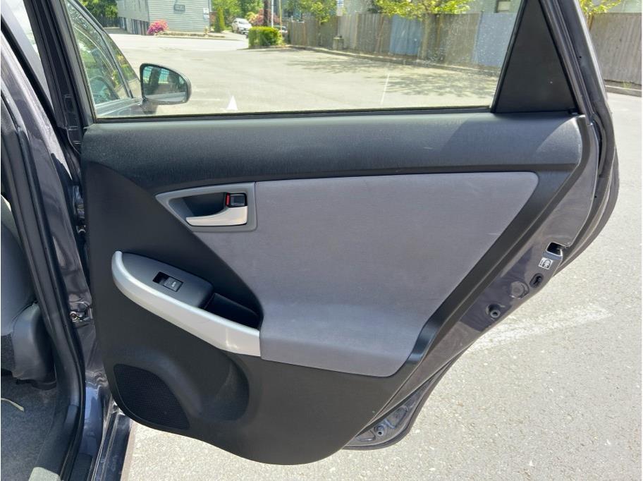 Vehicle image 22 of 25