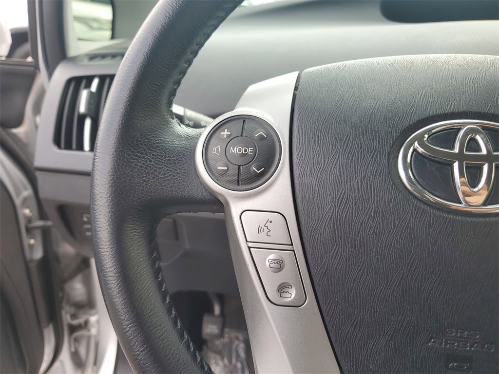Vehicle image 21 of 28