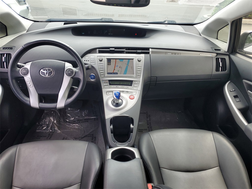 Vehicle image 8 of 28