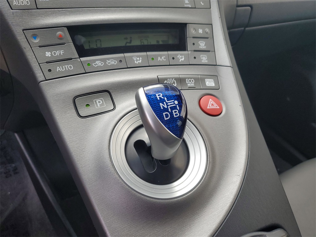 Vehicle image 27 of 28