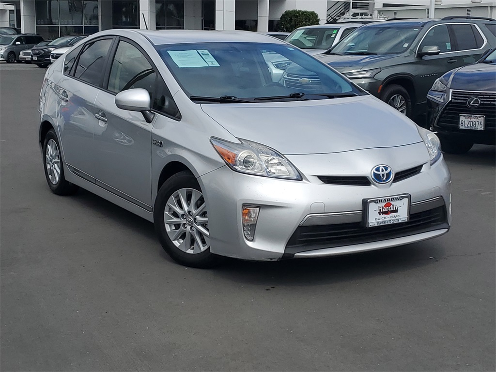 Vehicle image 2 of 28