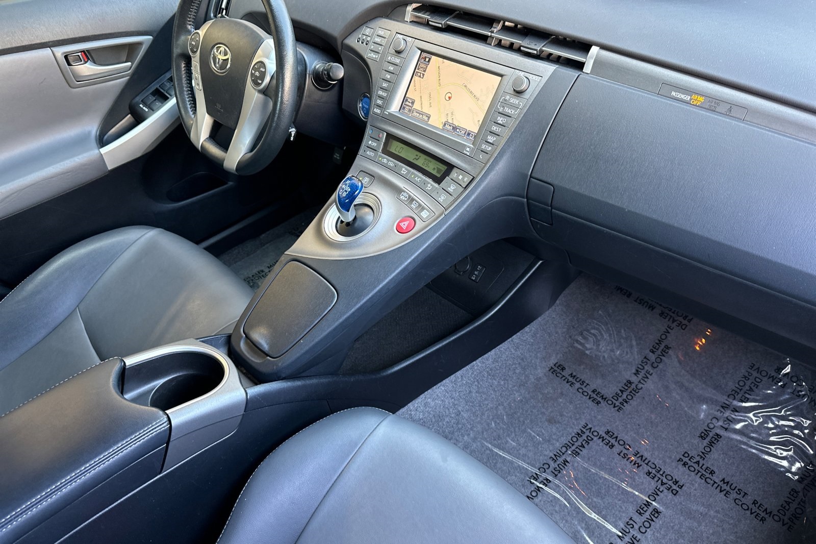 Vehicle image 17 of 32