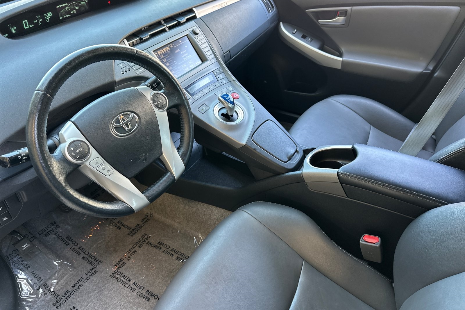 Vehicle image 10 of 32